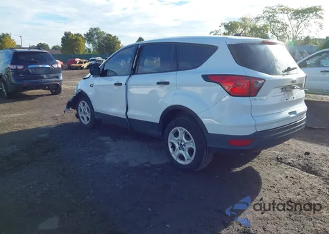 2019 Ford Escape S z USA, uszkodzony, nr VIN 1FMCU0F73KUB84816
